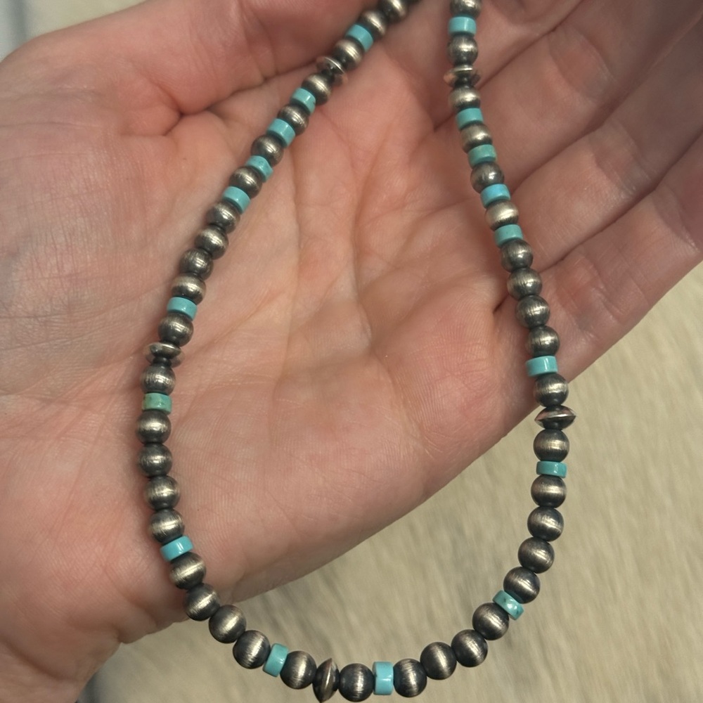 Native American Sterling Silver Graduated Navajo Pearl Saucer Turquoise Necklace - Picture 9 of 10